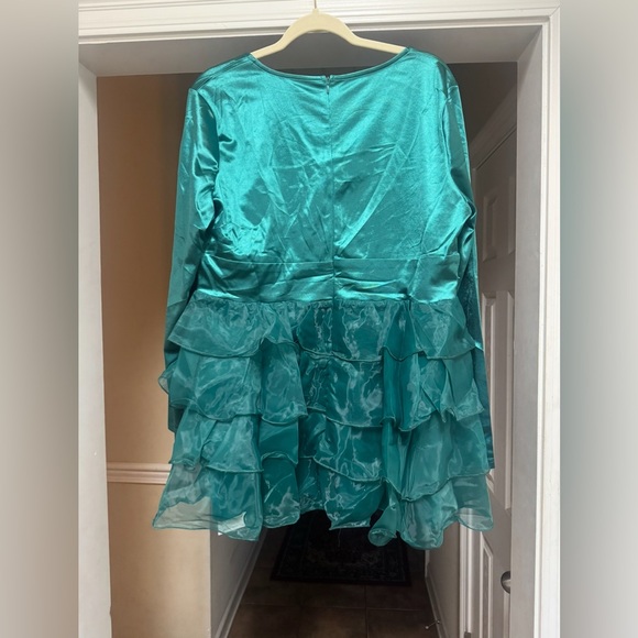 Deep V-Neck Cinch Waist Layered Hem Mini Dress - Picture 3 of 3